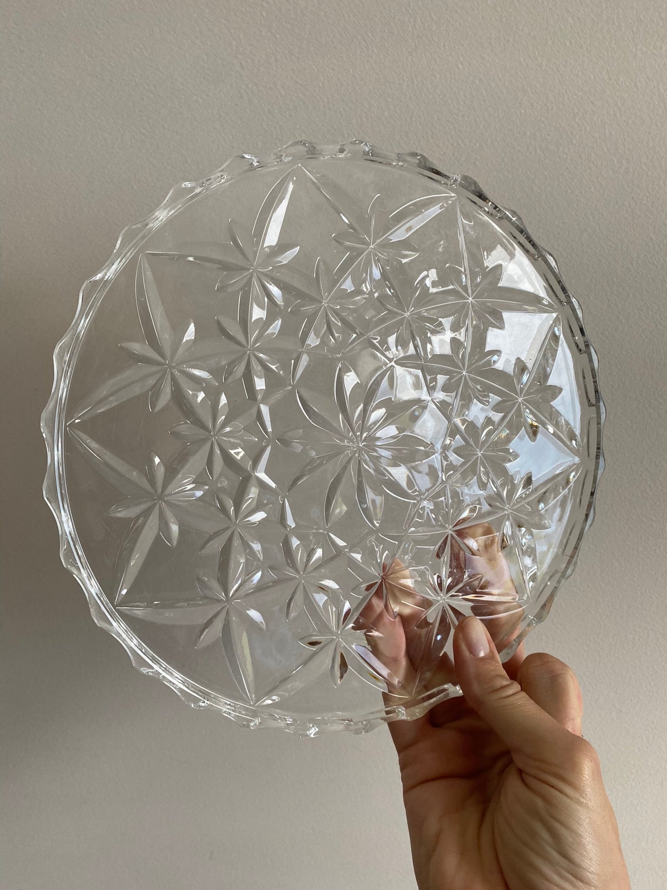 DIFFUSION 362358 Assiette ronde transparente ciselée - Ø19,5 x H.1,5 cm