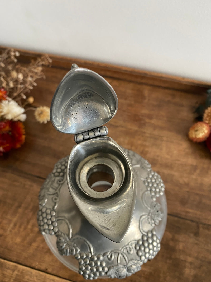 Carafe en verre et étain motifs grappes de raisin