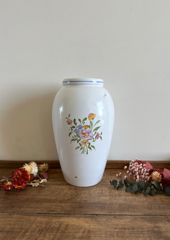 Vase en porcelaine blanche Moustier fleurs jaunes