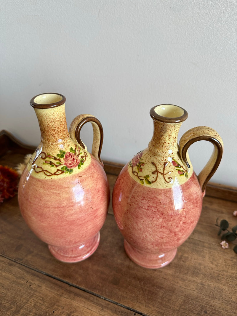Pot à huile et à vinaigre en céramique vernis rose et jaune avec anse