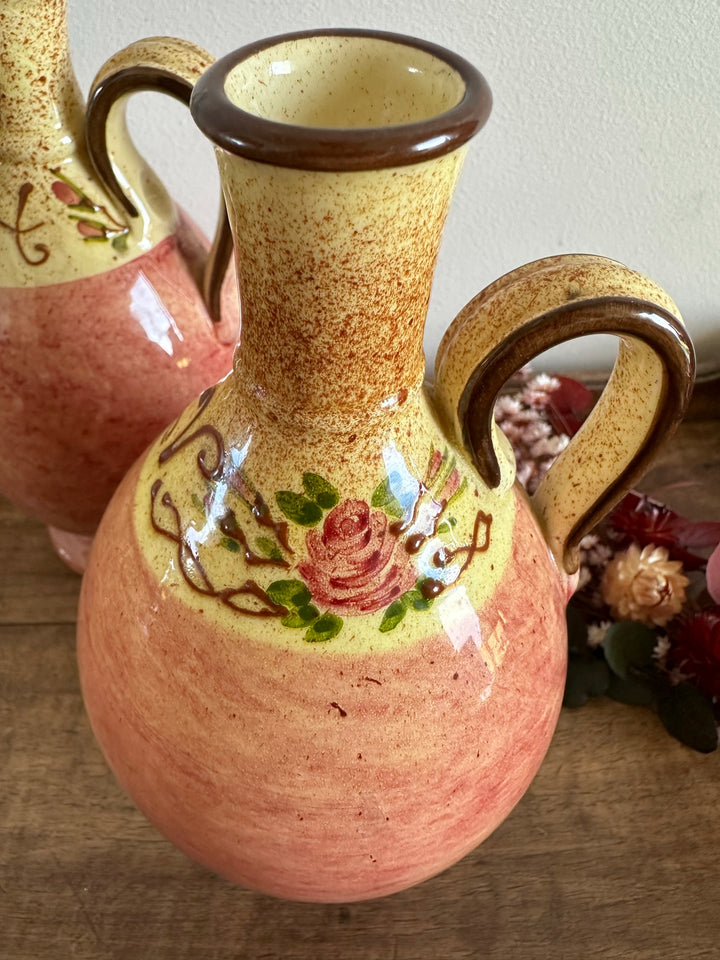 Pot à huile et à vinaigre en céramique vernis rose et jaune avec anse