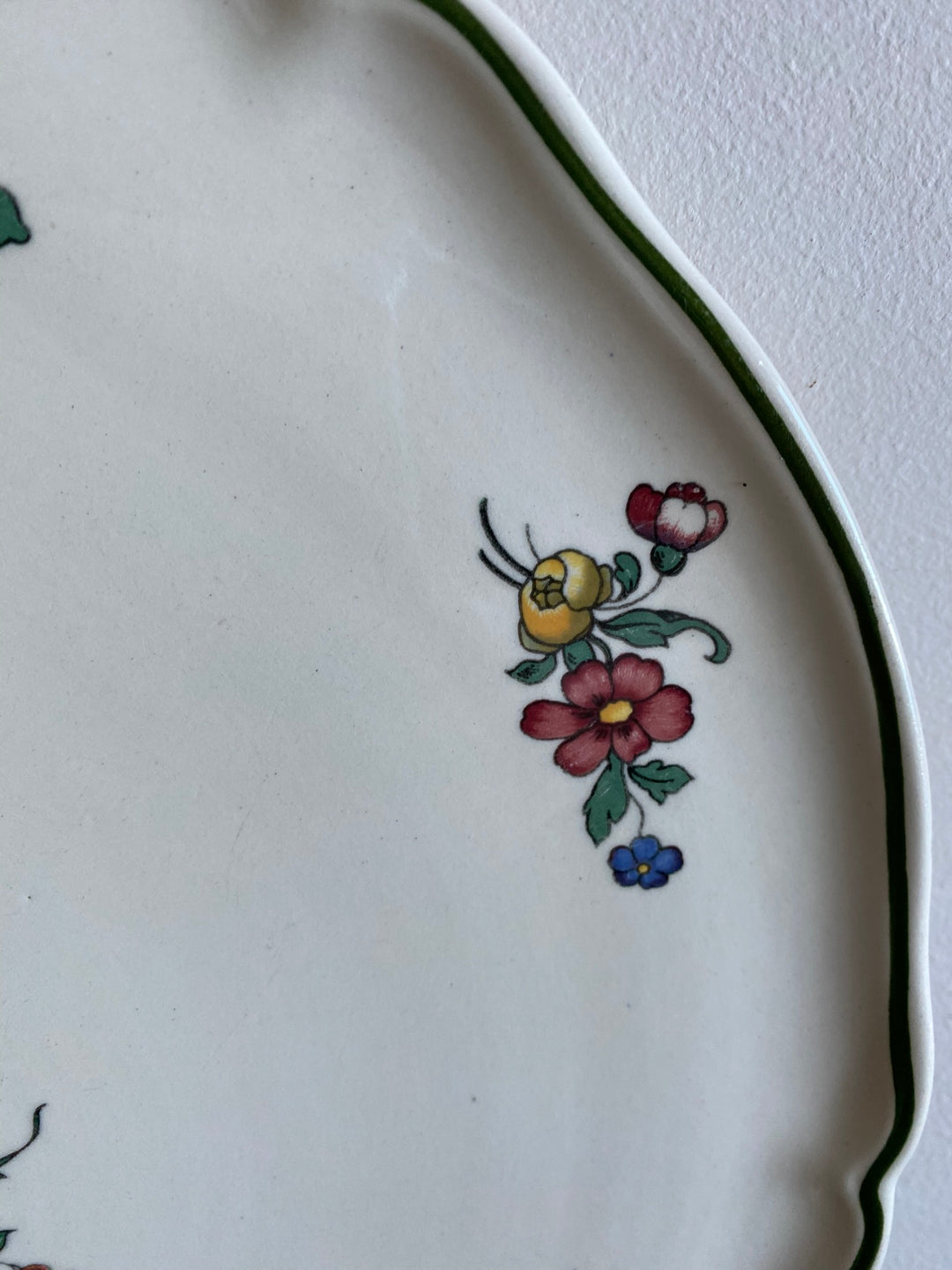 Plat de service Villeroy & Boch fleurs vertes rouges et jaunes