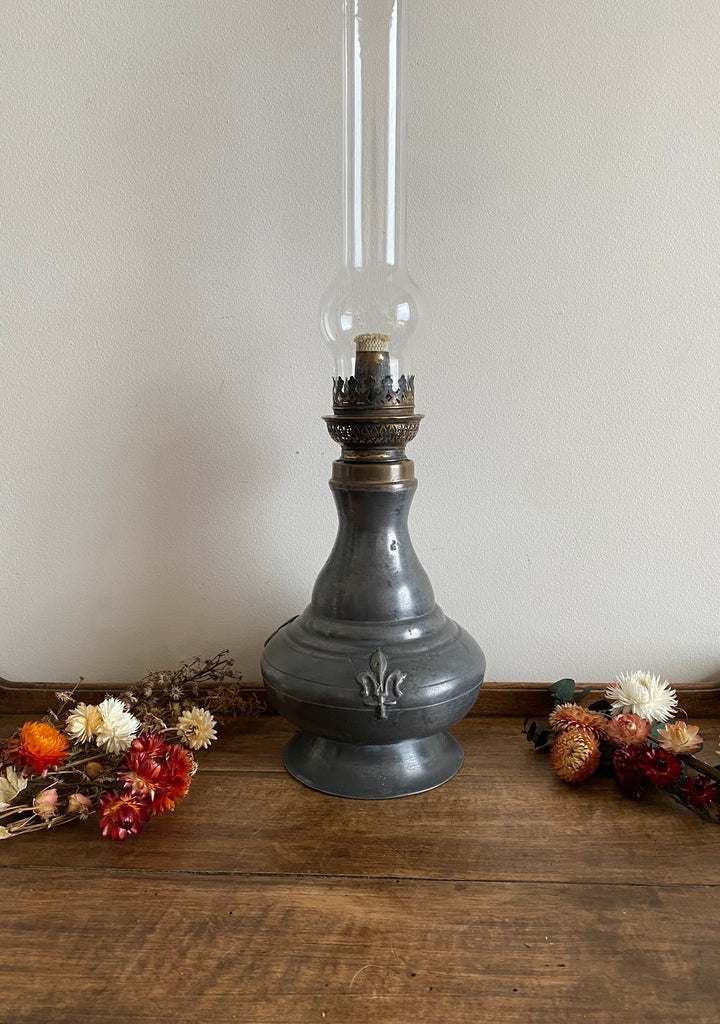 Lampe a petrole en etain