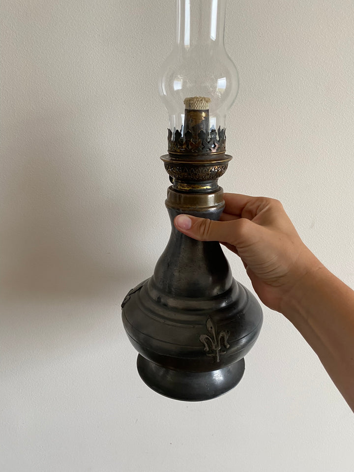 Lampe a petrole en etain