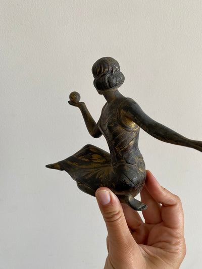 Statuette jeune fille en régule année 1920