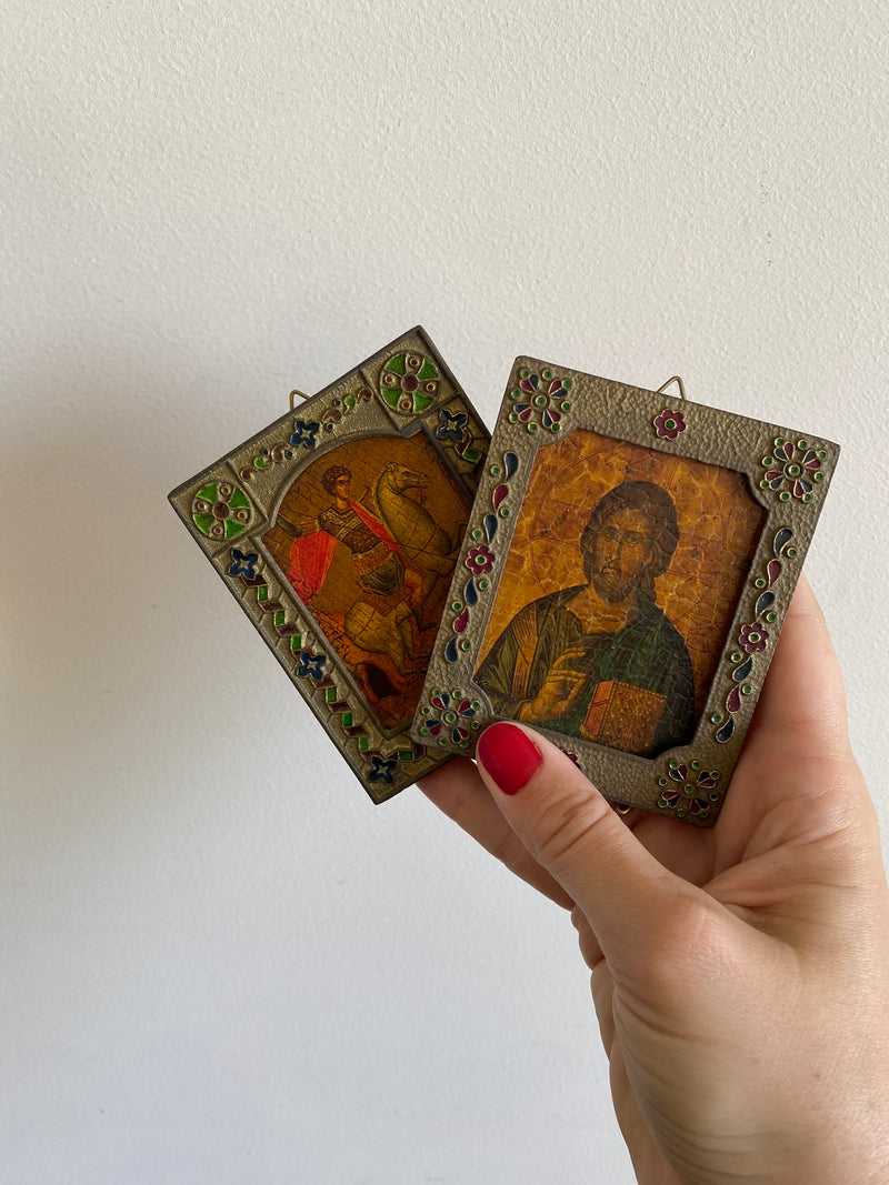 Médaillon en laiton décoré icone religieuses