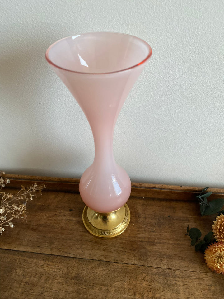 Soliflore en opaline rose pied en métal doré