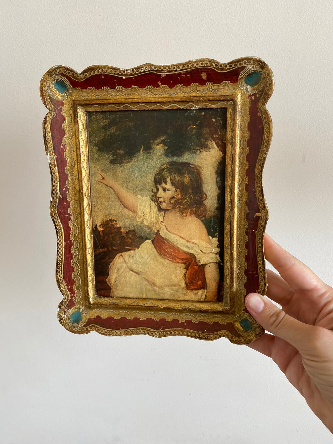 Cadre en bois florentin illustration petite fille