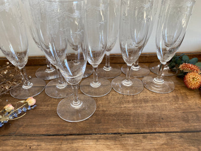 Flûtes à champagne en cristal finement ciselées