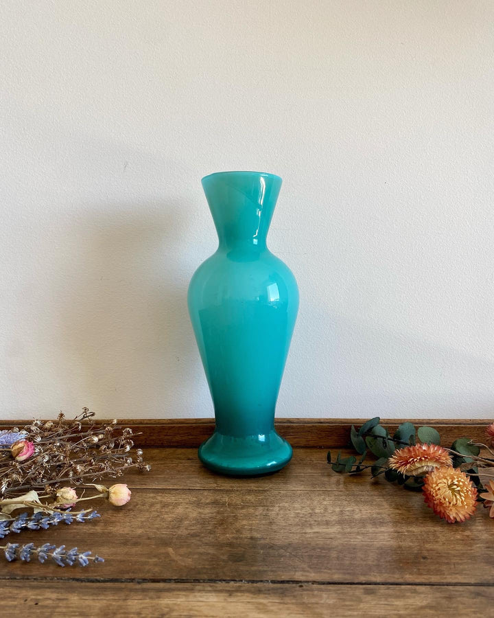 Vase turquoise en opaline