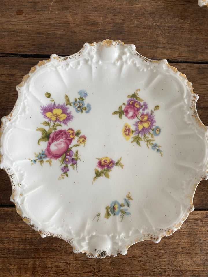 Assiettes à pain Limoges bords dorés et motifs fleurs