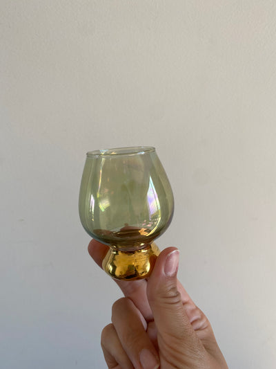 Verres à cognac colorés pieds dorés