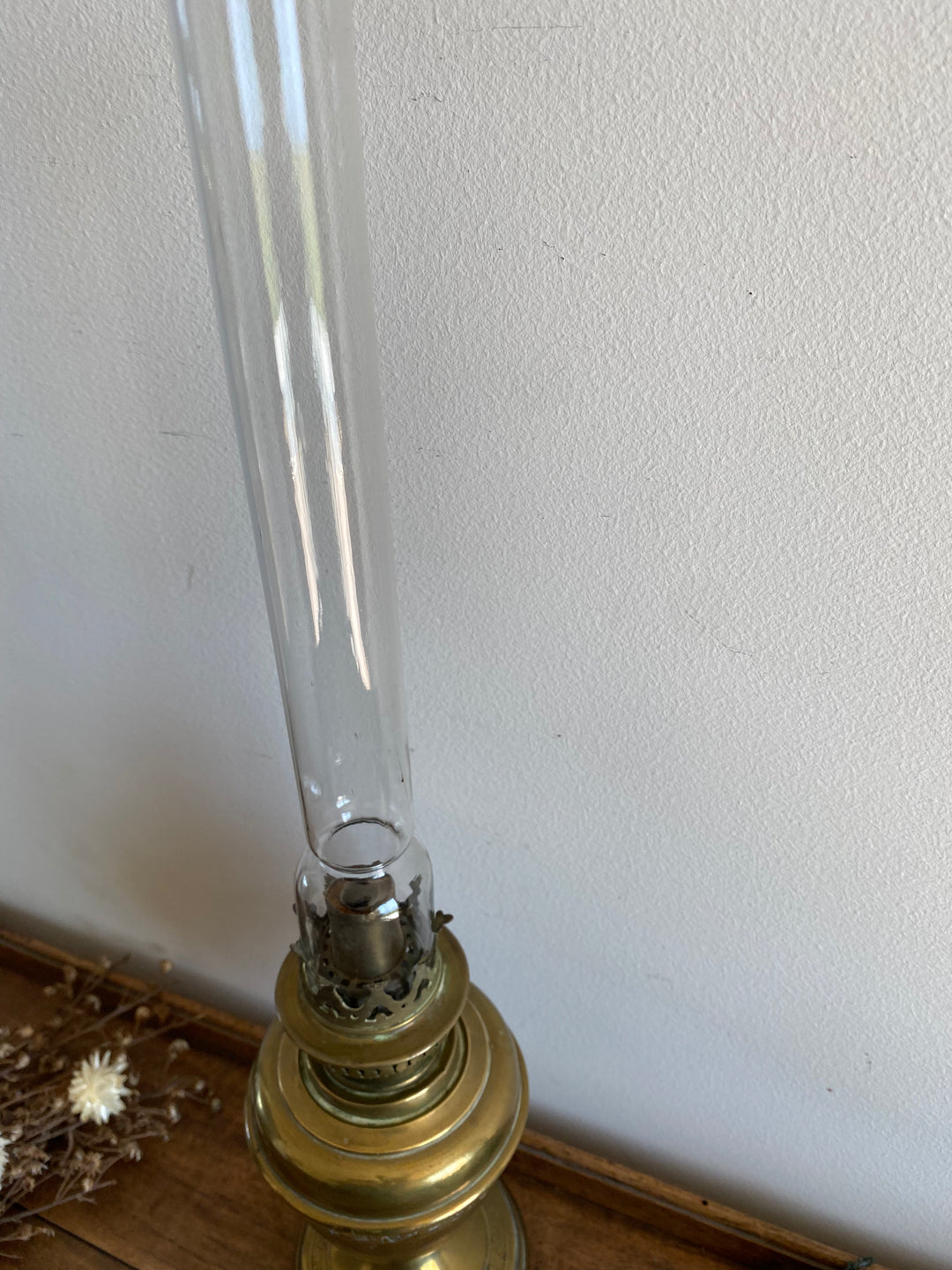 Lampe à pétrole en laiton doré