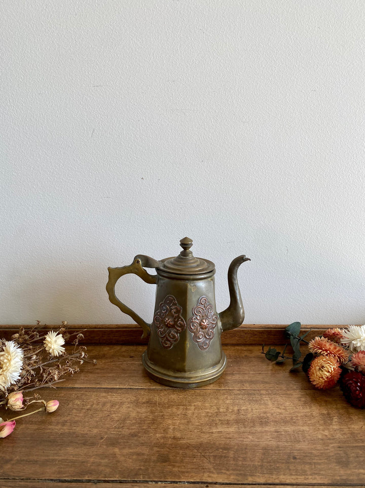 Cafetière ancienne en laiton