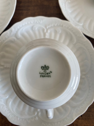 Tasses à café en porcelaine de limoges moulures blanches