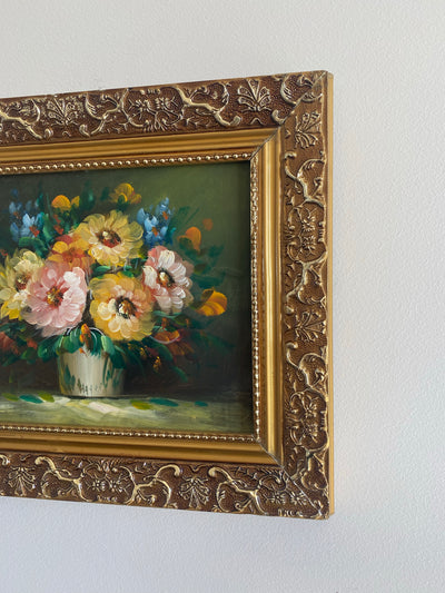 Peinture bouquet de fleurs dans cadre doré moulures baroques