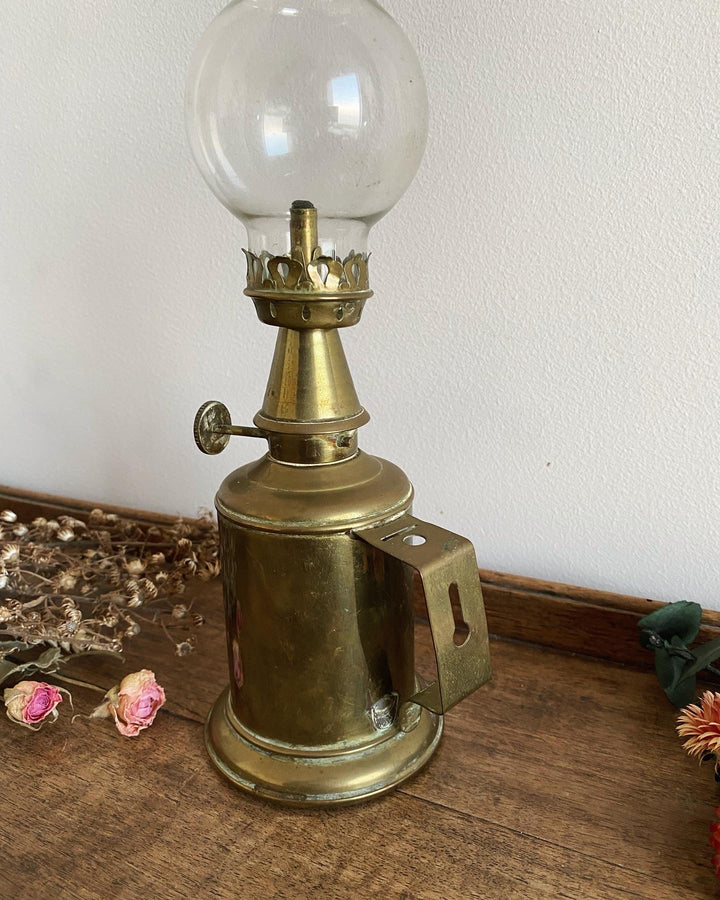 Lampe à pétrole décorative Feutrée Abeille en laiton et verre