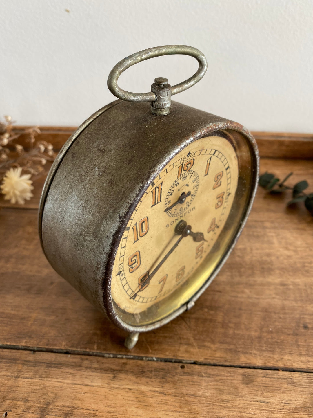 Réveil matin en métal vintage