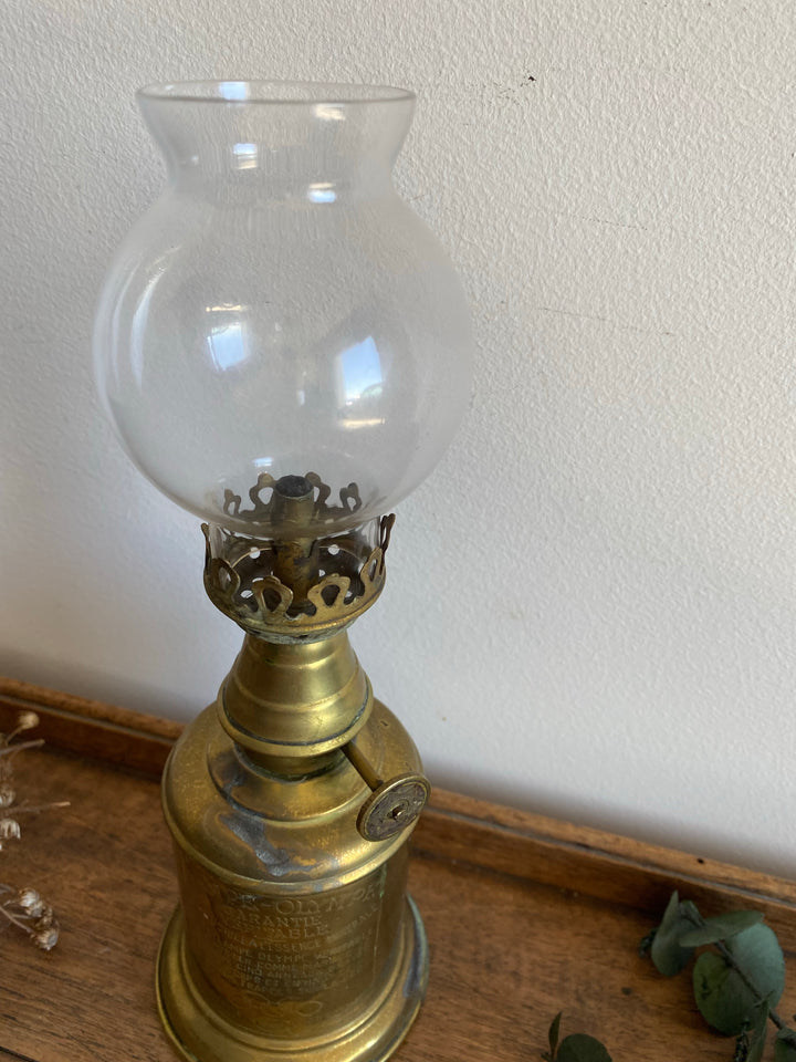 Lampe feutrée Olympe en laiton