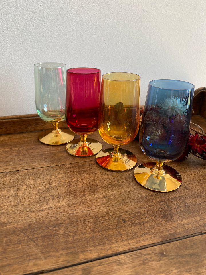 Verres à liqueur colorés pieds dorés