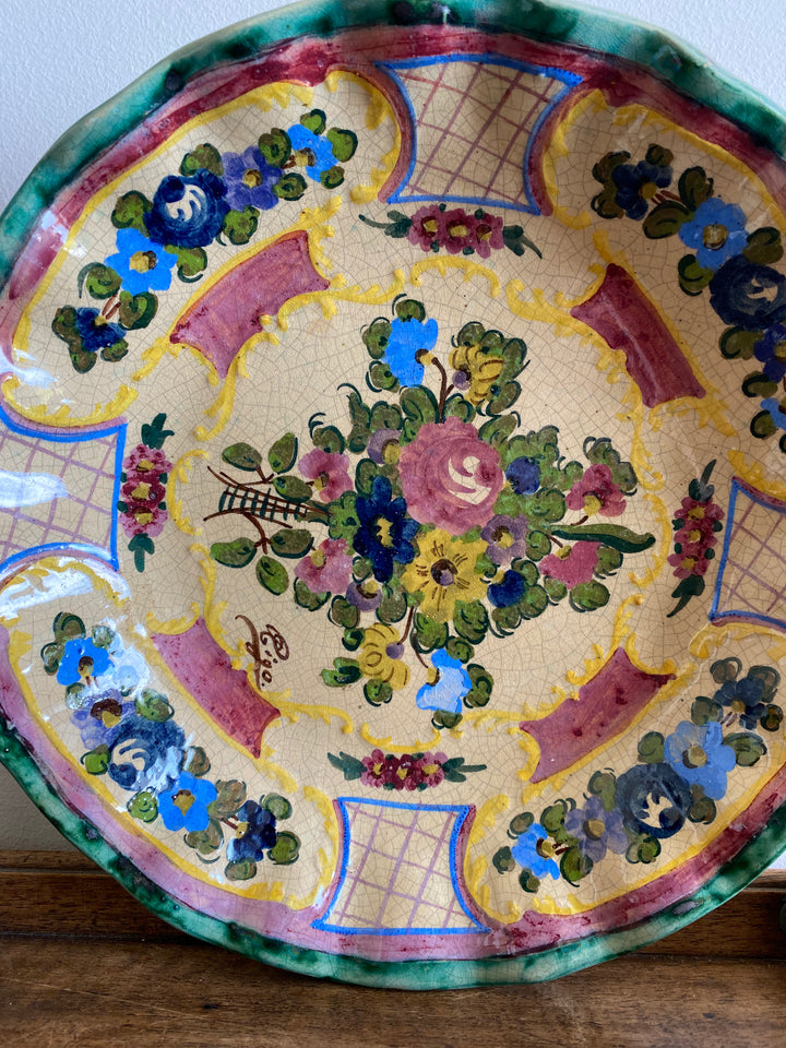 Assiette creuse peinte à la main fond jaune fleurs