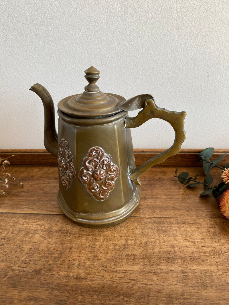 Cafetière ancienne en laiton