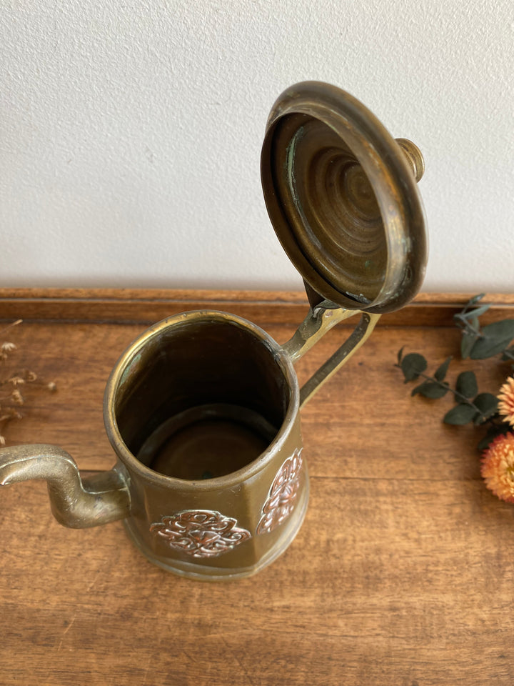 Cafetière ancienne en laiton