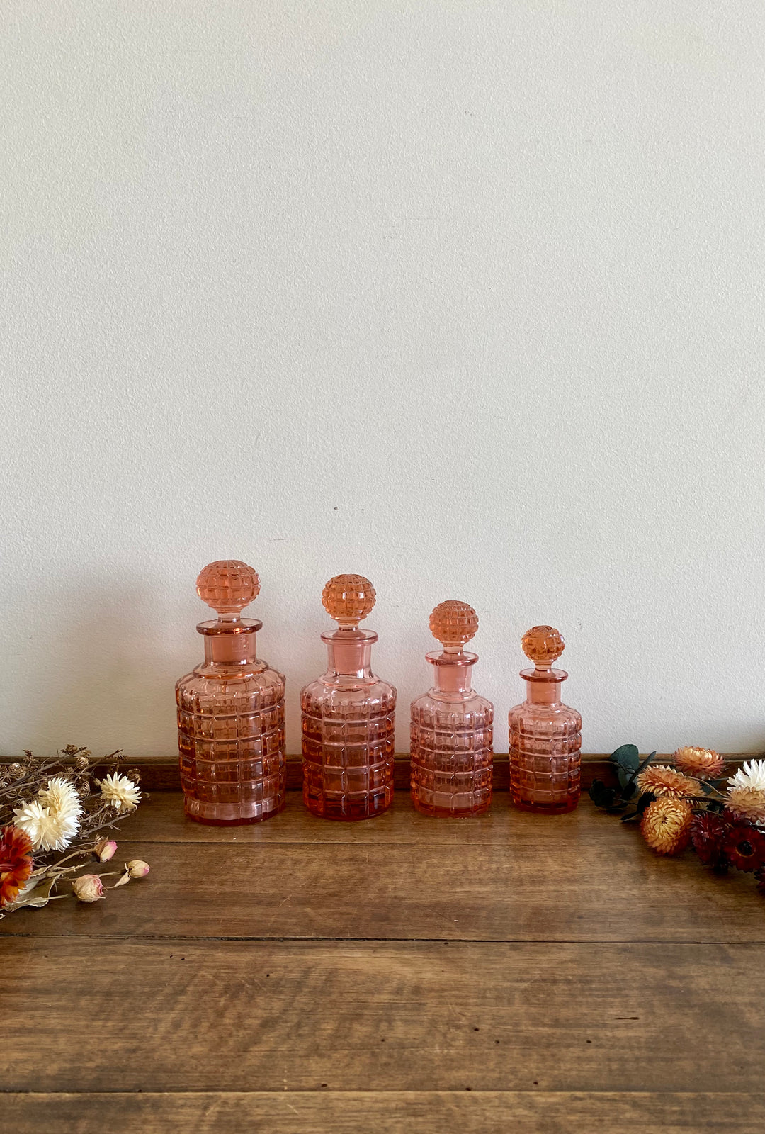 Ensemble de toilette en cristal moulé rose