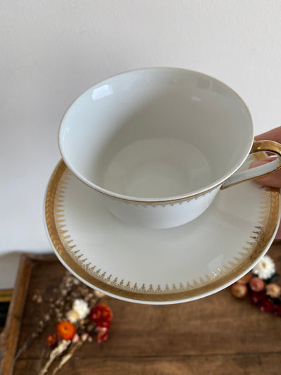 Tasse et soucoupe porcelaine blanche et galon doré