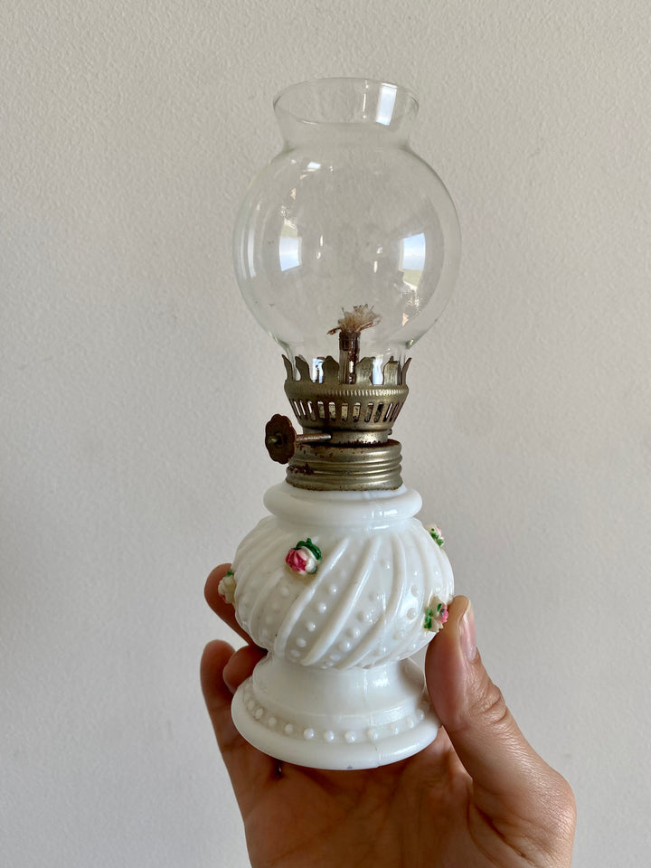 Lampe à pétrole mini avec fleurs incrustées