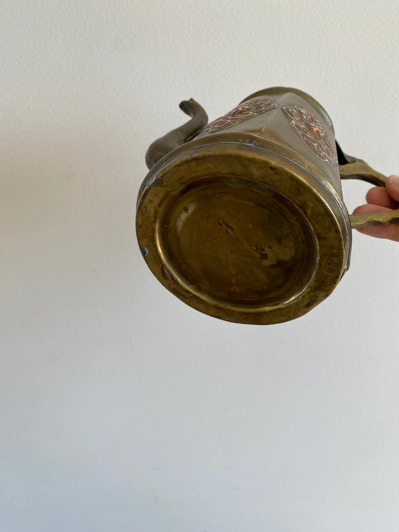 Cafetière ancienne en laiton