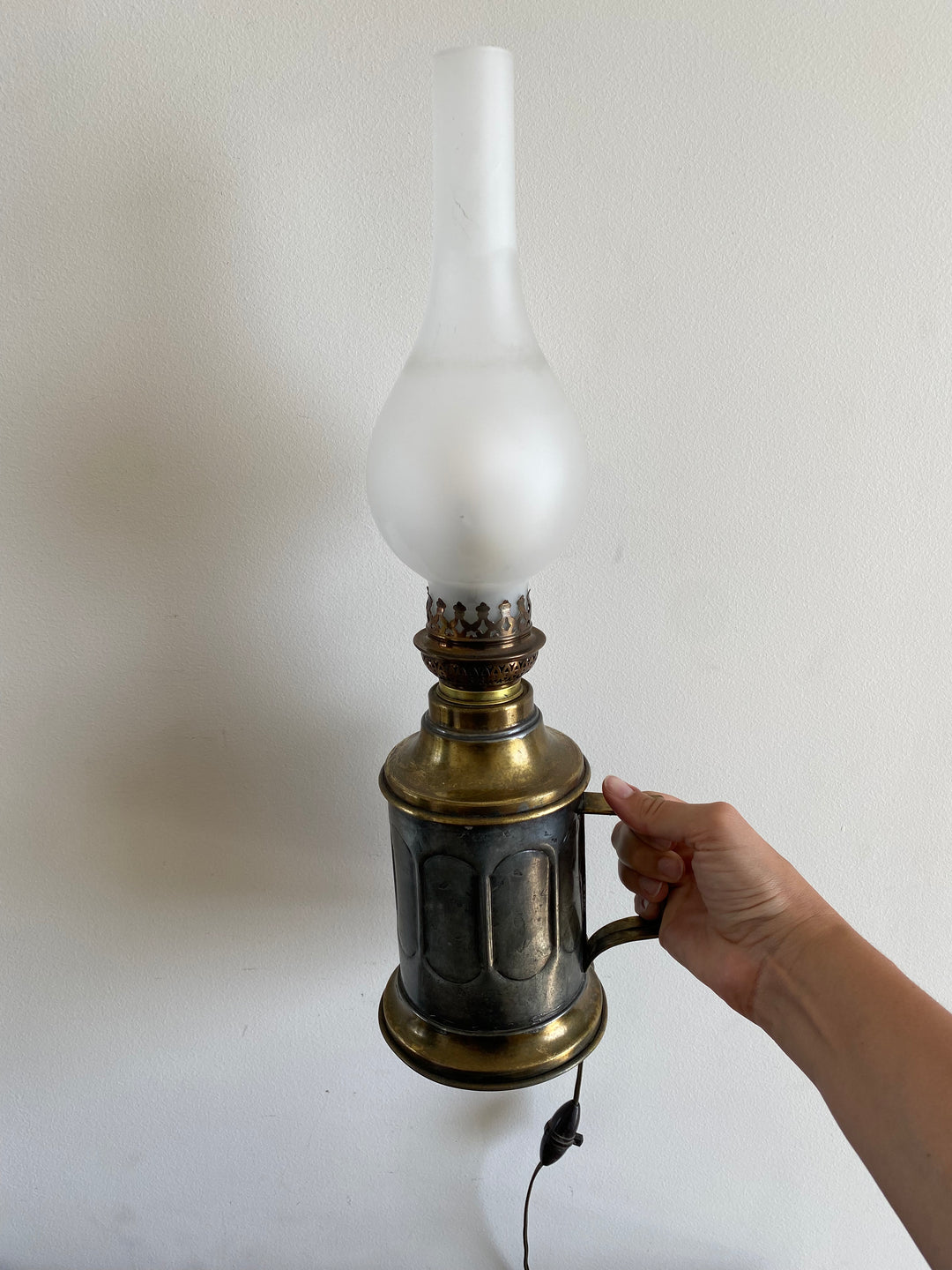 Lampe à huile transformée en électrique