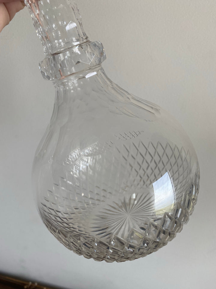 Carafe en cristal travaillé