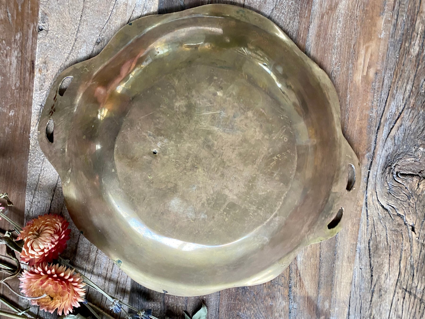 ANCIENNE ASSIETTE EN porcelaine de Chauvigny, signé FD. Entouré d'étain. EUR 17,90 - FR ANCIENNE ASSIETTE EN porcelaine de Chauvigny, signé FD. Entouré d'étain. EUR 17,90 - FR