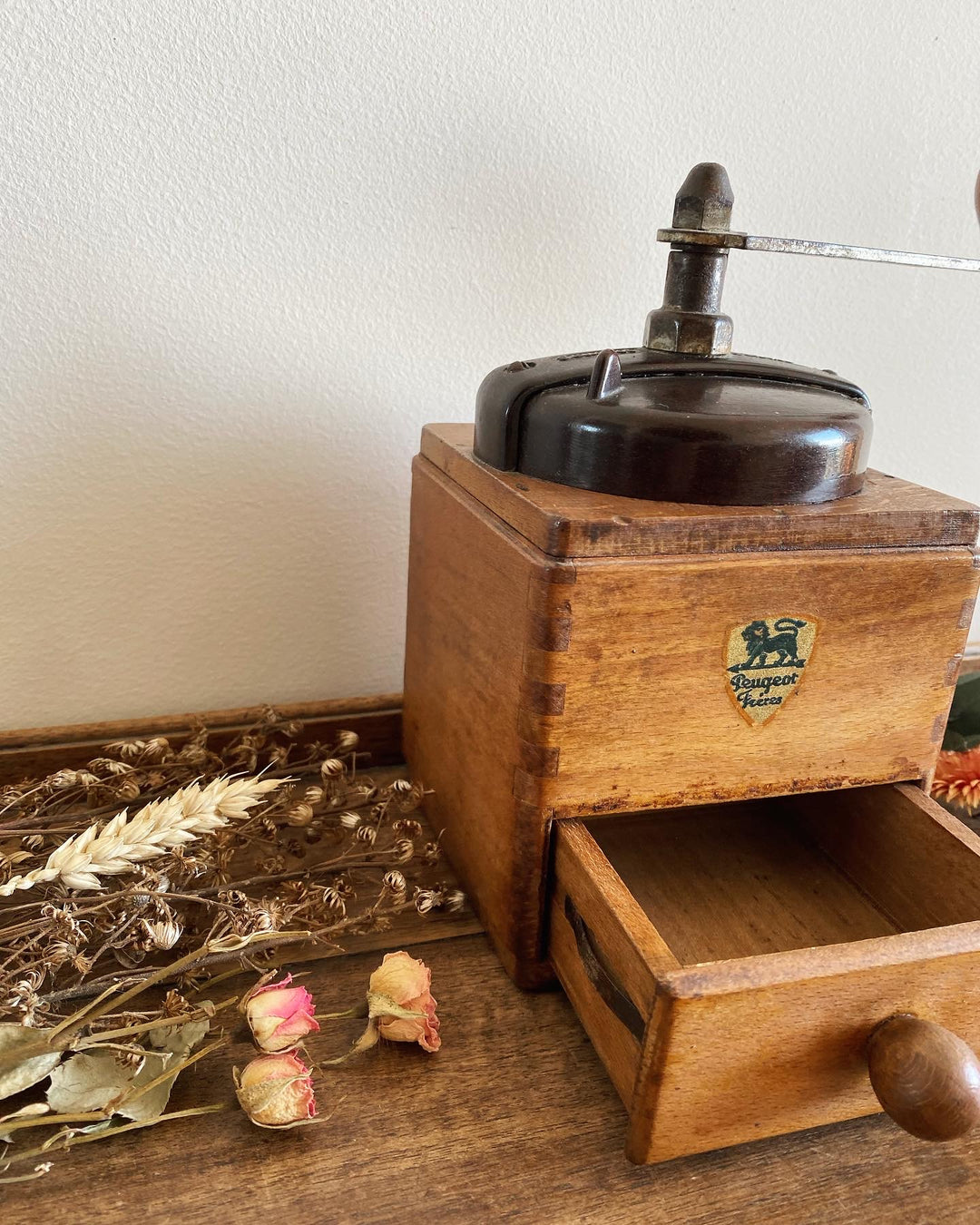 L'élégant - Moulin à café vintage Peugeot Frères