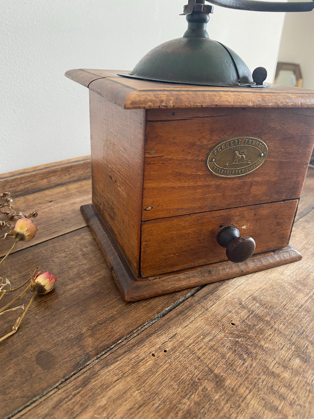 Moulin Peugeot Frères avec manivelle haute et calotte verte