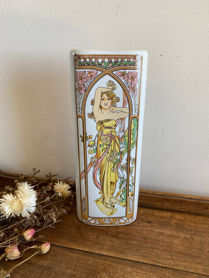 Vases en porcelaine style Art Deco inspiration Mucha