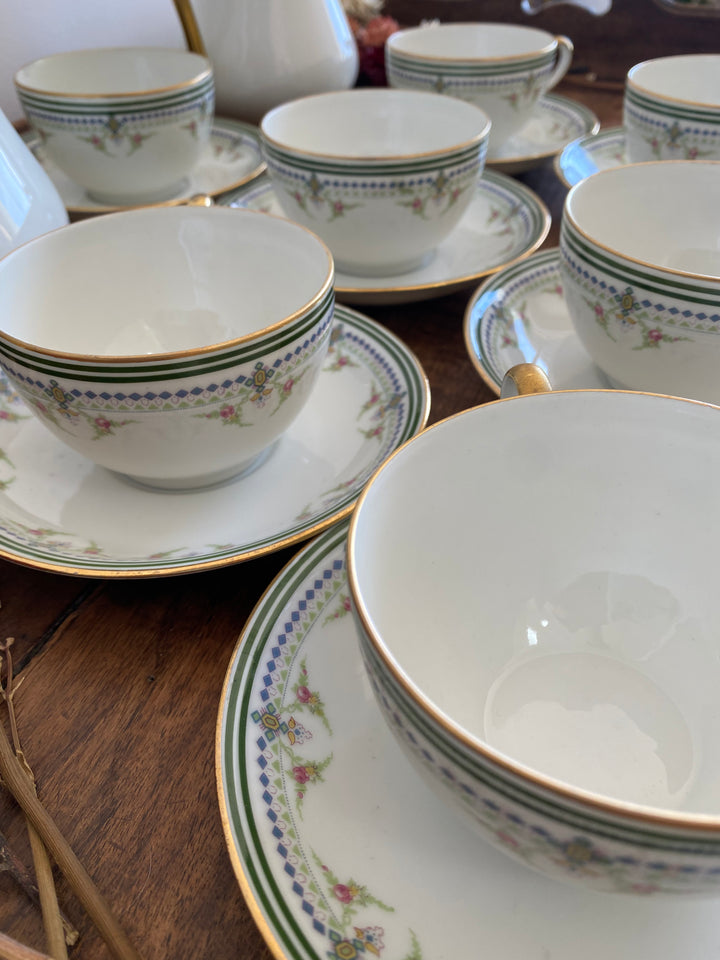 Service complet porcelaine de Limoges J&B France