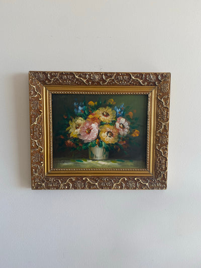 Peinture bouquet de fleurs dans cadre doré moulures baroques