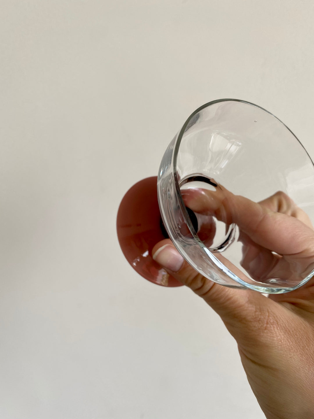 Verres à pieds rétro couleurs marron fumé