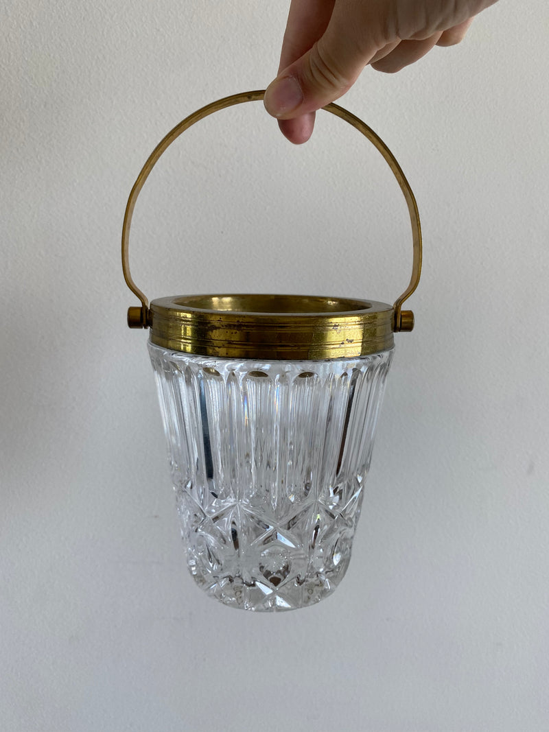 Seau à glace en cristal avec anse et cerclage en métal Seau à glace en cristal avec anse et cerclage en métal