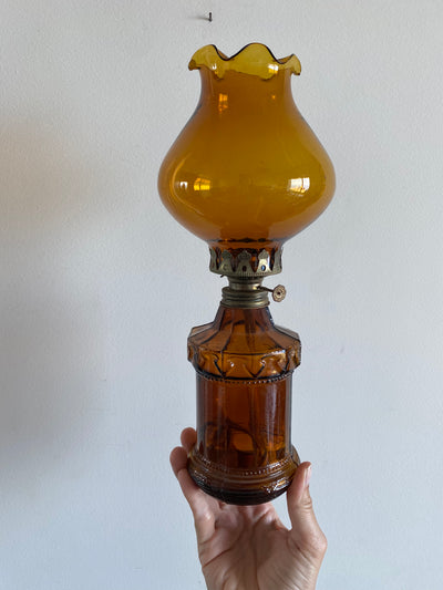 Lampe à pétrole en verre marron fumé