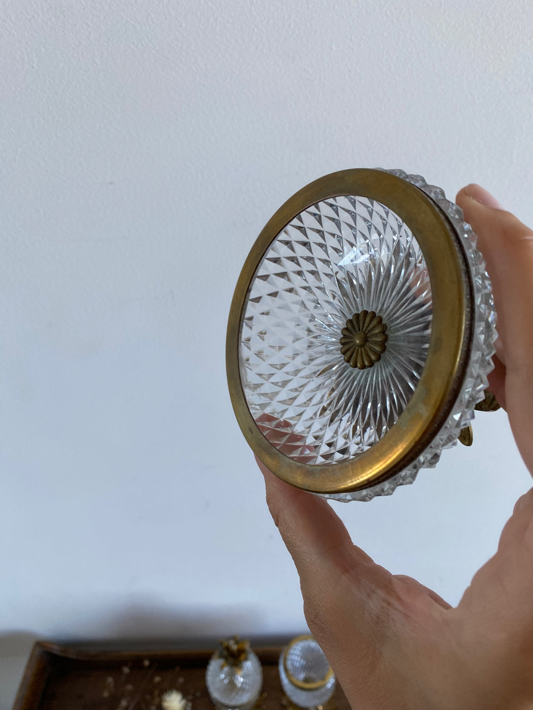 Ensemble décoratif en verre taillé et laiton doré