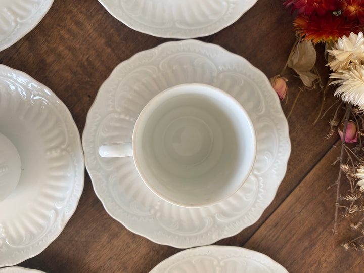 Tasses à café en porcelaine de limoges moulures blanches