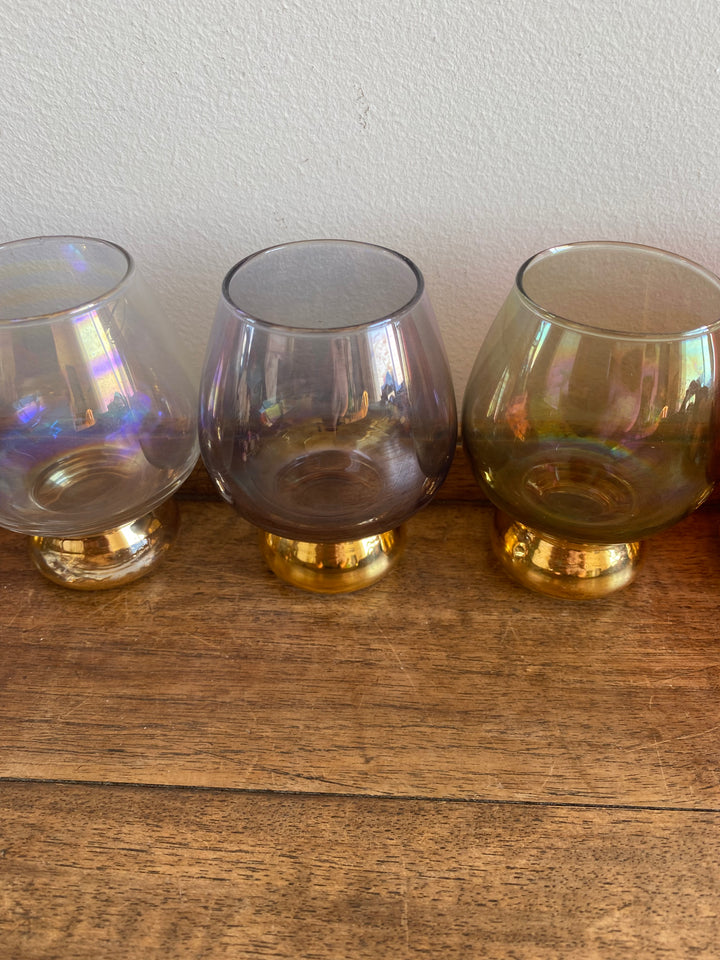 Verres à cognac colorés pieds dorés