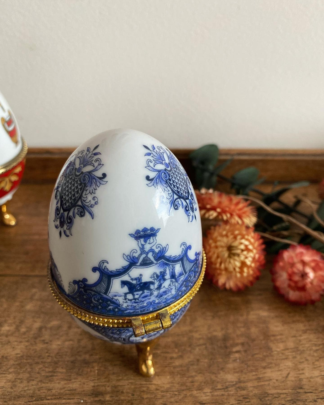 Oeufs en porcelaine style Fabergé