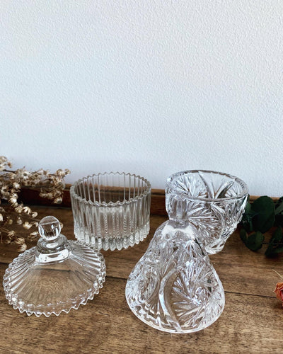 Petits pots décoratifs en verre et cristal