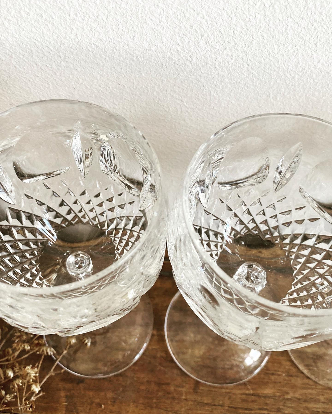 Verres à vin en cristal ciselé