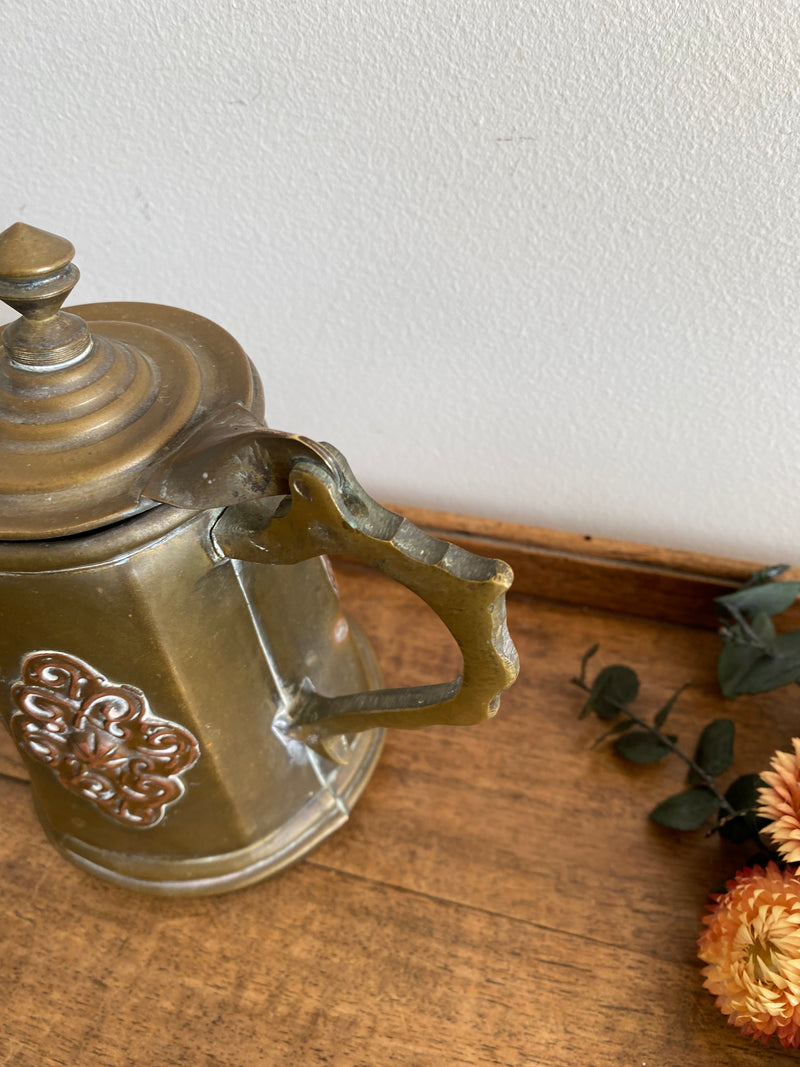 Cafetière ancienne en laiton