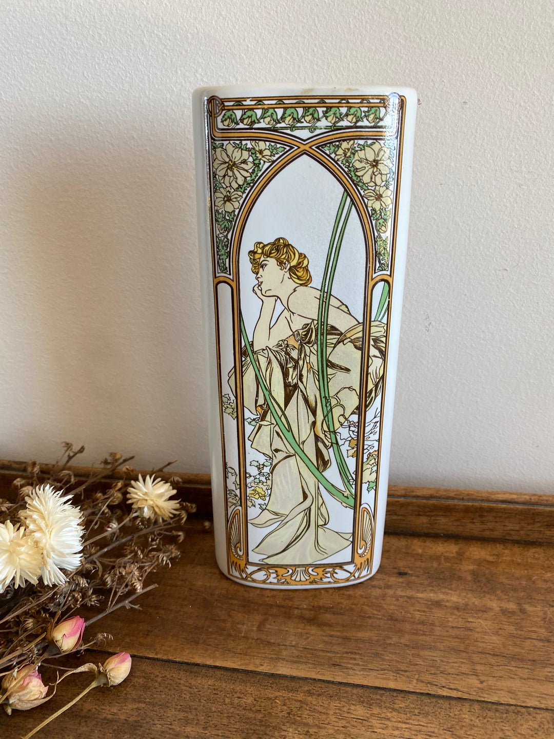 Vases en porcelaine style Art Deco inspiration Mucha